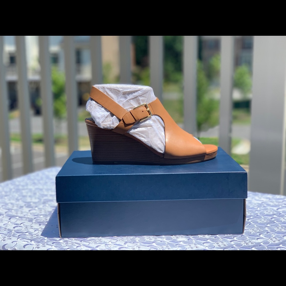 Shoes - Picture 2 of 6